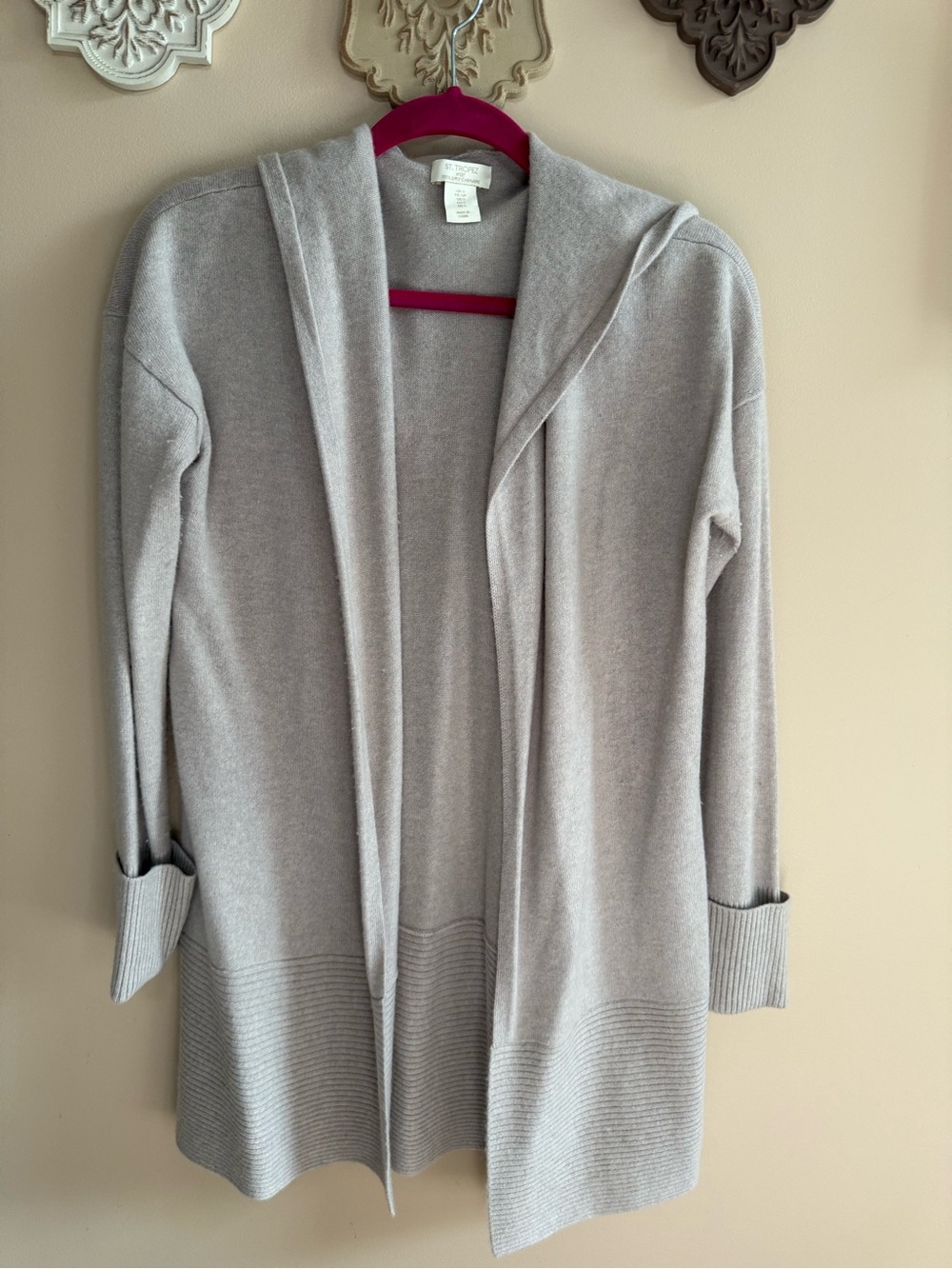 St. Tropez Soft Light Gray/Bone Cashmere Sweater